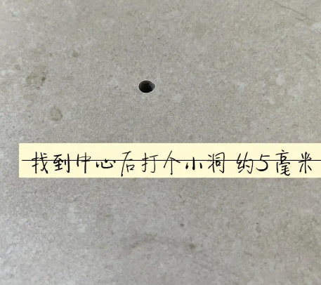献县瓷砖空鼓维修公司专业解答在瓷砖铺贴过程中，如果砂料搅拌不均匀，将会带来以下问题