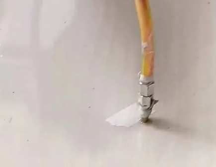 献县瓷砖空鼓维修公司专业解答在瓷砖铺贴过程中，如果使用的砂料过粗（如全部使用了粗砂），可能会导致以下问题